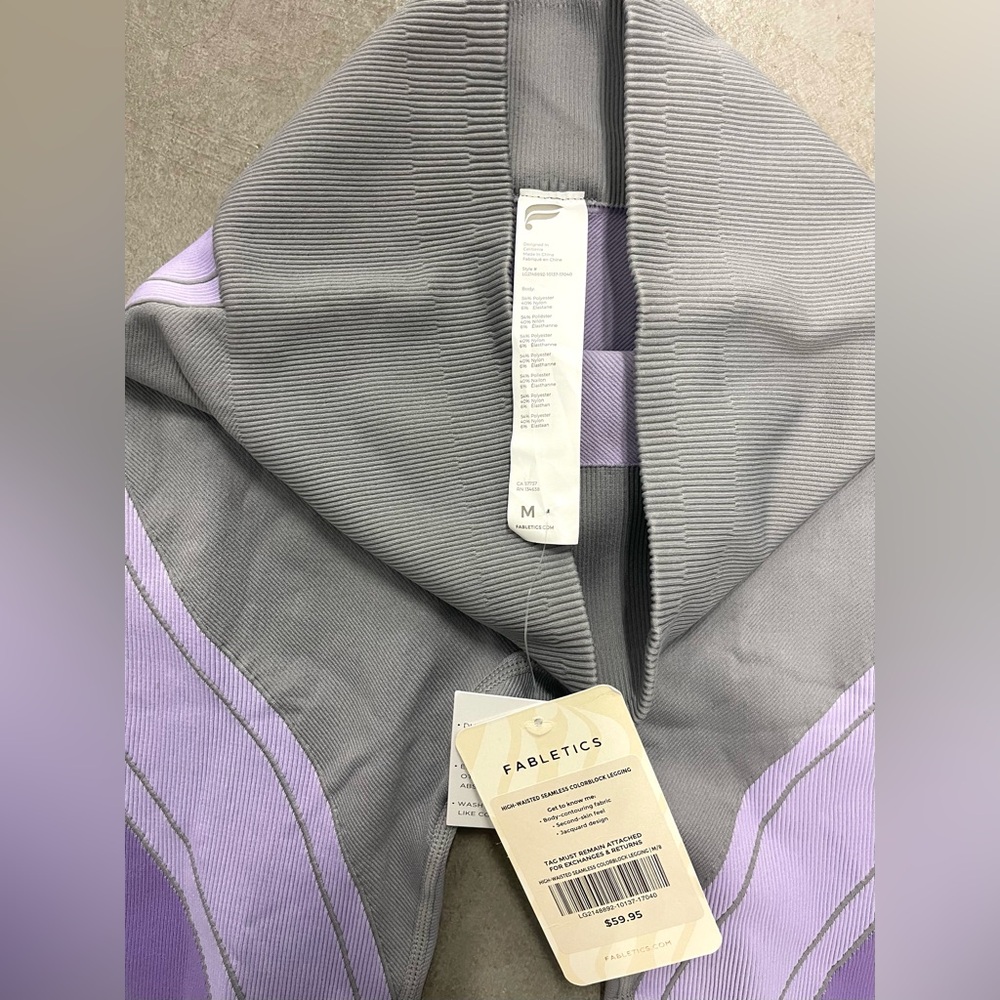 NWT Fabletics High Waisted Seamless Colorblock Purple Lilac Leggings MEDIUM - Picture 8 of 9